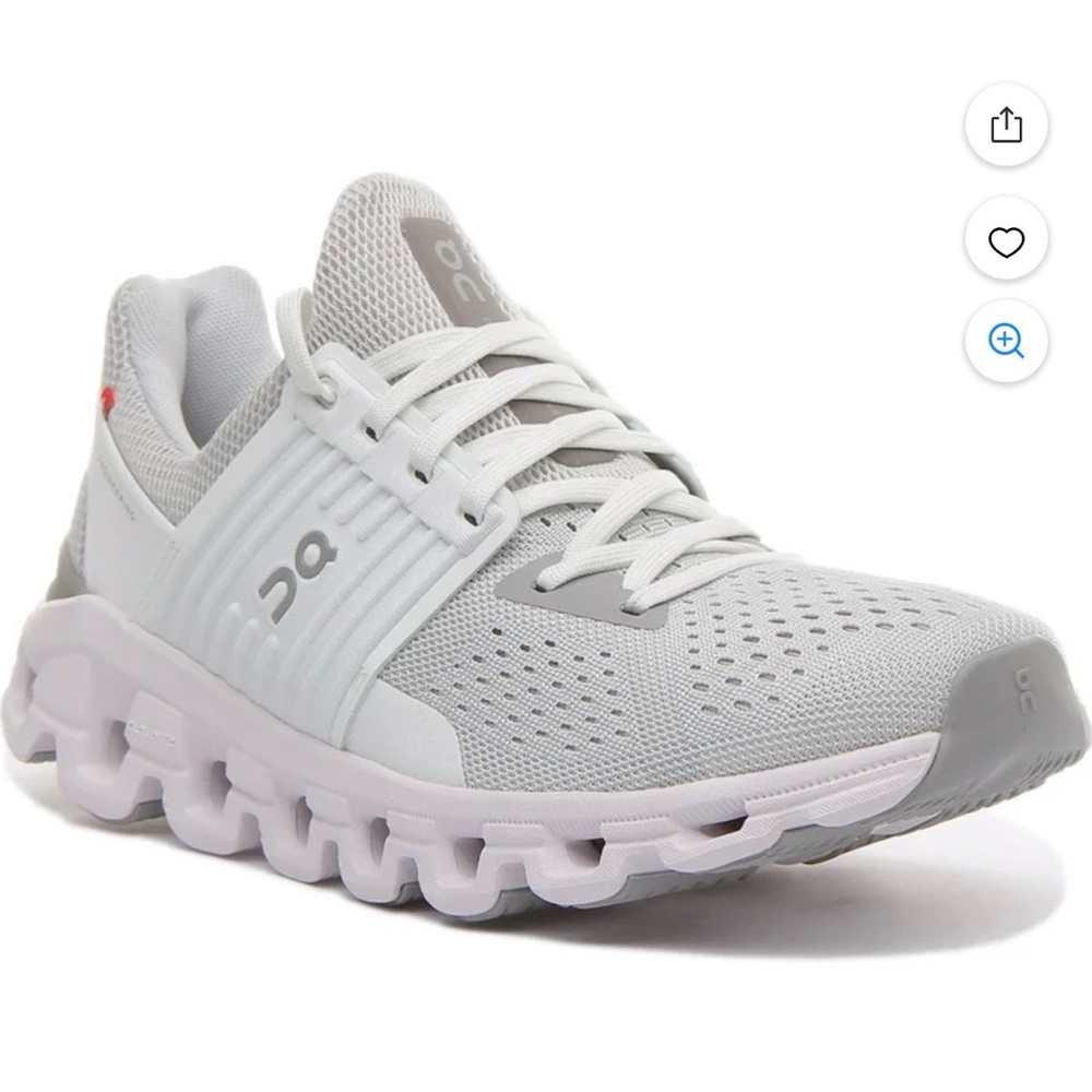 On cloudswift glacier/ white wombs running shoes size 7